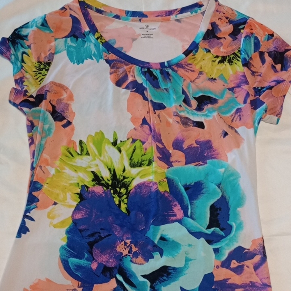 Worthington Blue Graphic Short Sleeve Tee